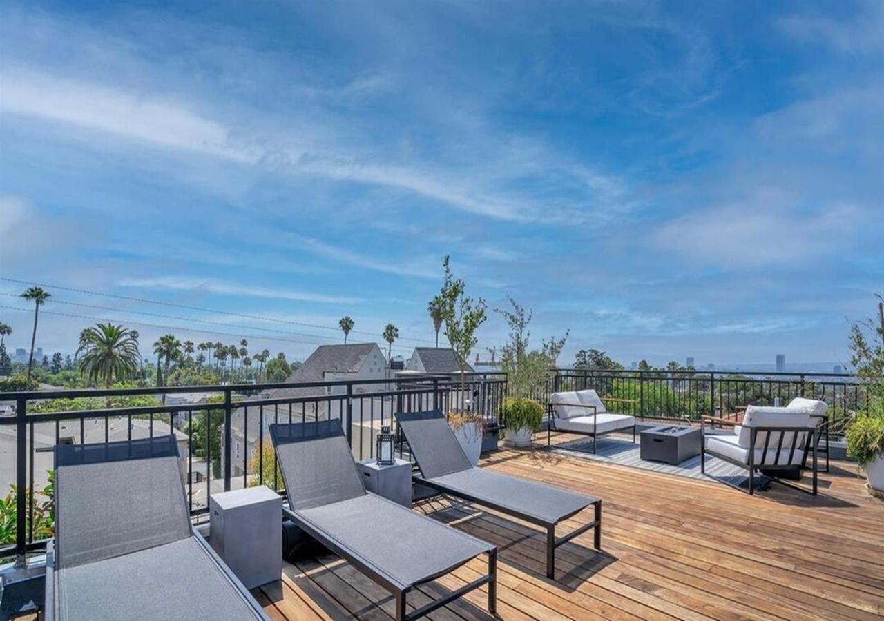 Three Bedrooms With Breathtaking Views *