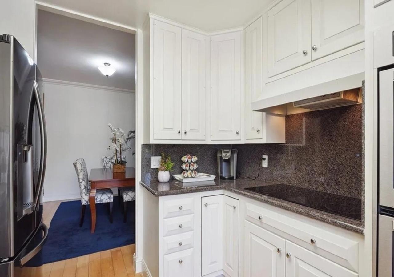 Three Bedroom With Dramatic Sunsets And Ocean Views Apartment