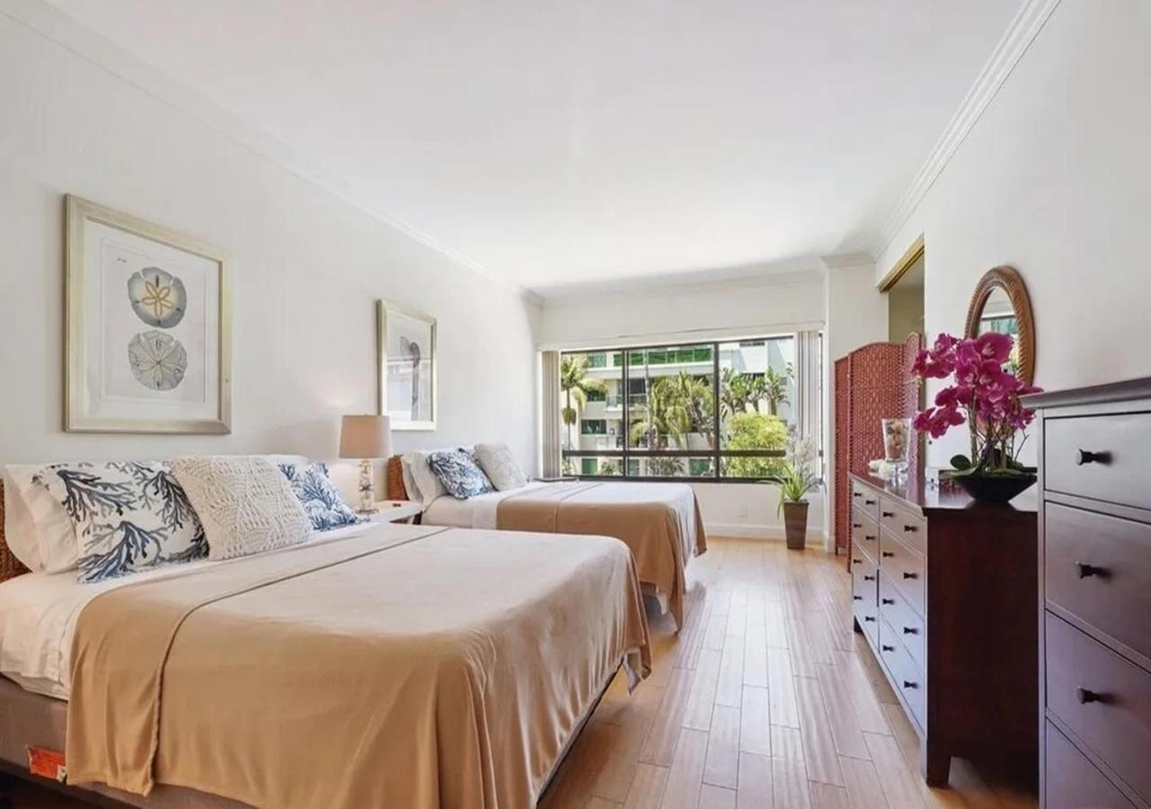 Three Bedroom With Dramatic Sunsets And Ocean Views