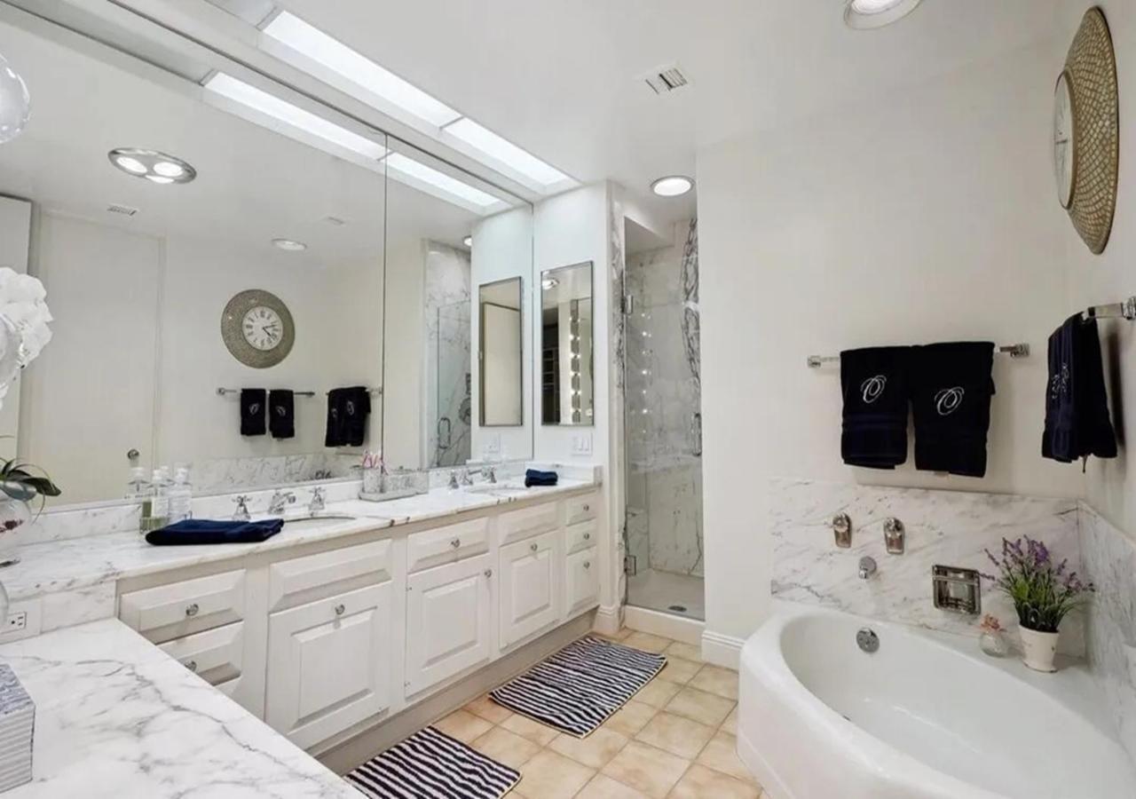 Three Bedroom With Dramatic Sunsets And Ocean Views Los Angeles
