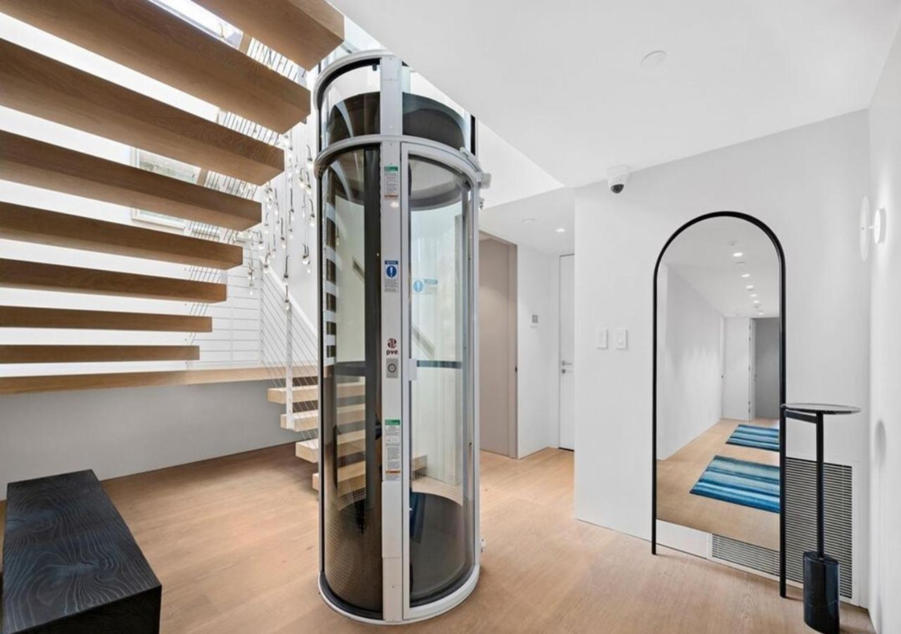 Ocean Park Blv Four Bedrooms Los Angeles