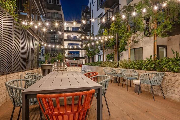 Sunset Blvd In The Heart Of Hollywood Apartment