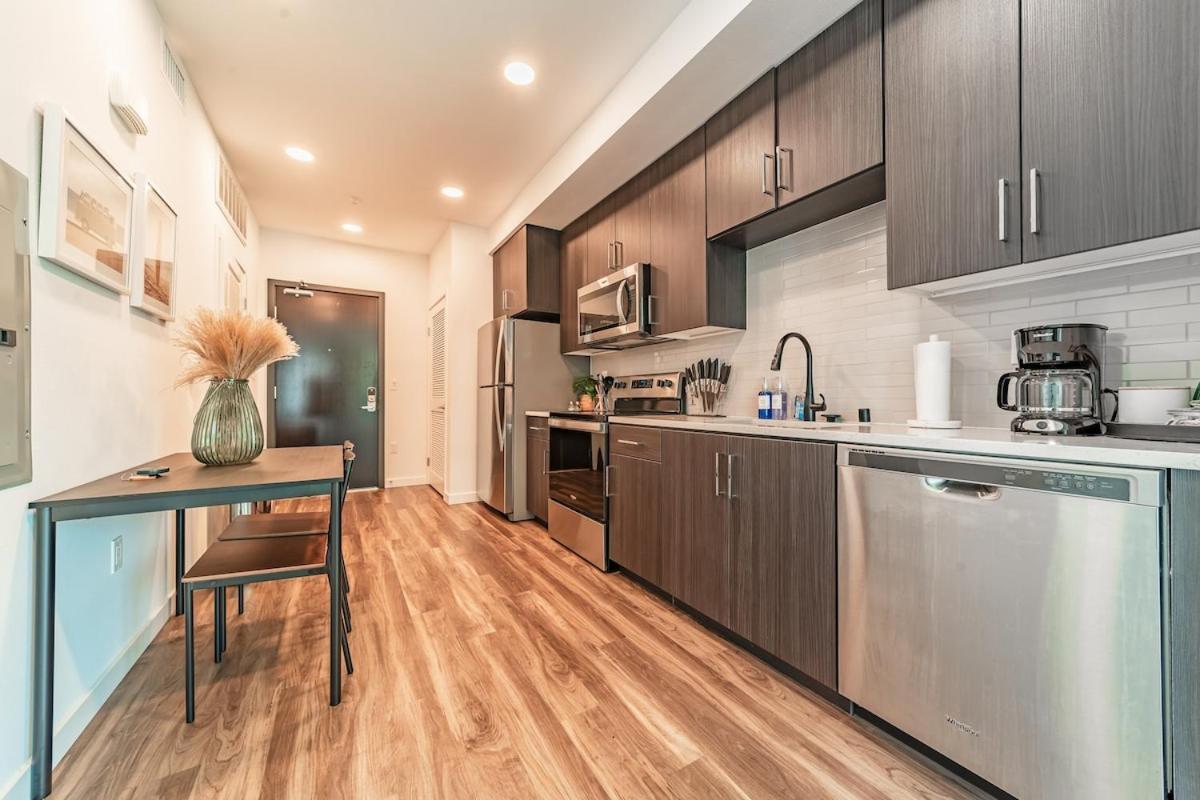 Apartment Sunset Blvd In The Heart Of Hollywood *