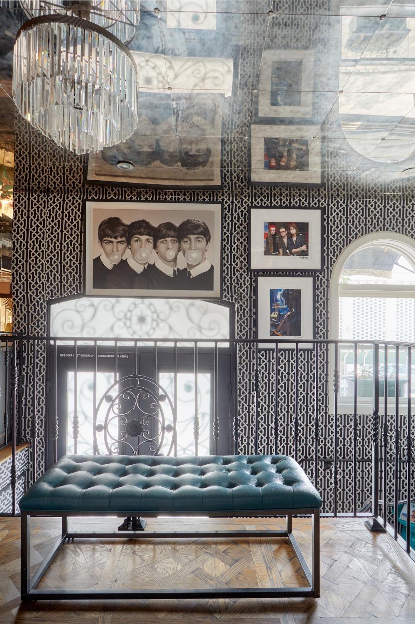 The Crescent Hotel Beverly Hills, Sonder 4*