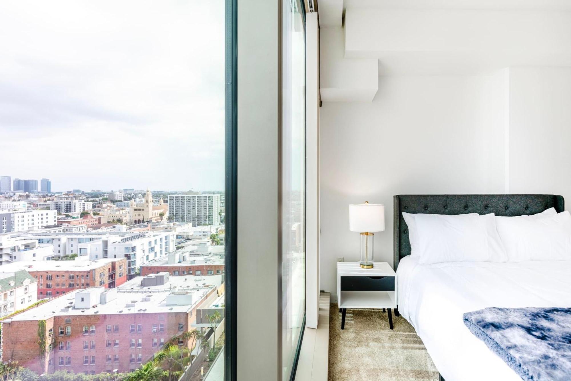 2br Luxury Highrise Retreat Vt * Los Angeles