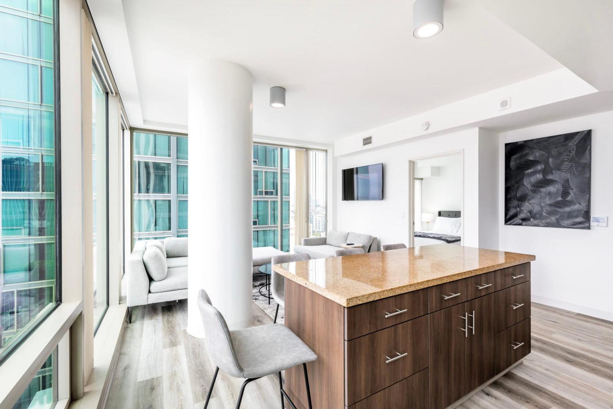 2br Luxury Highrise Retreat Vt Los Angeles