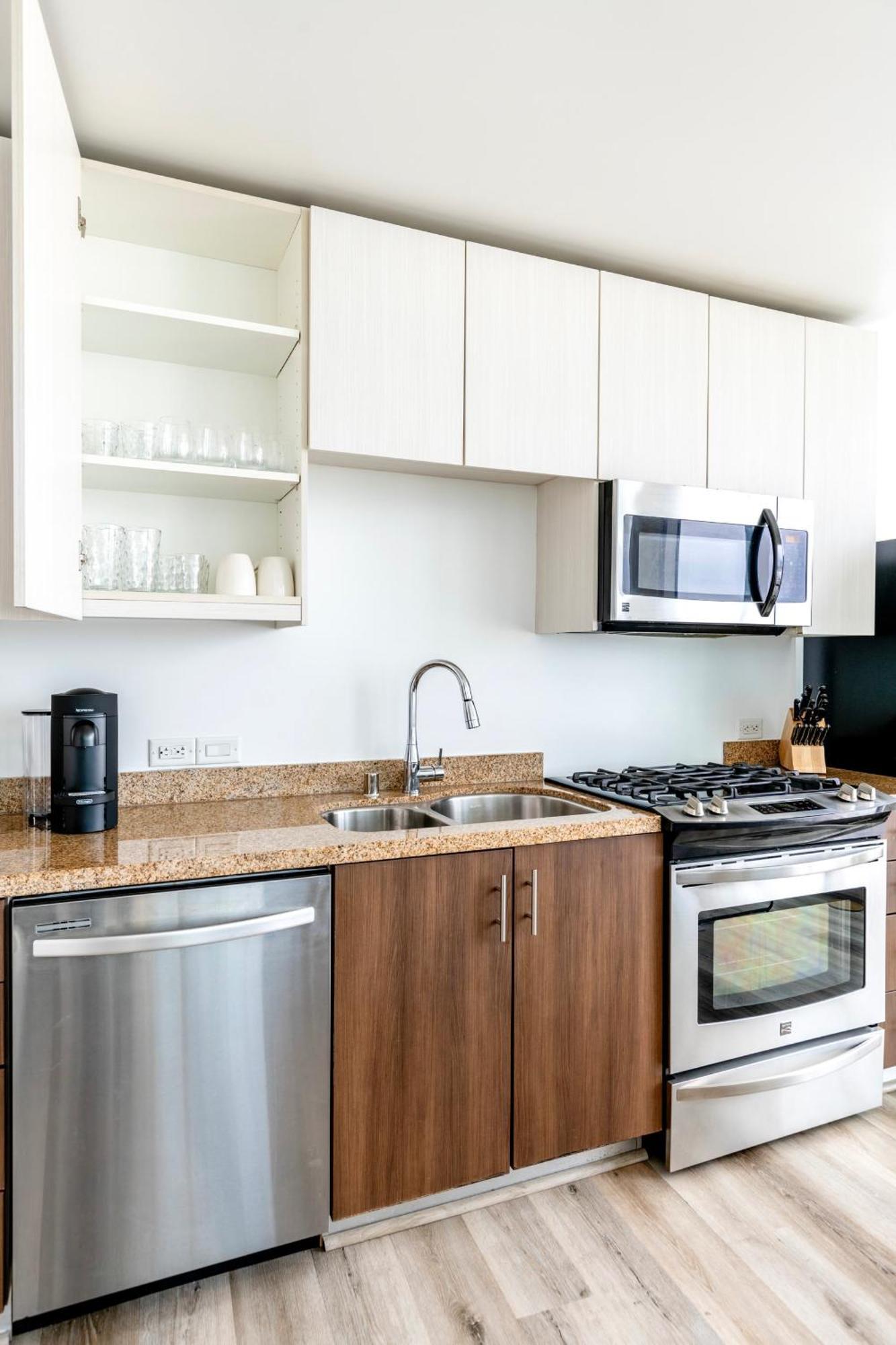 2br Luxury Highrise Retreat Vt Apartment Los Angeles