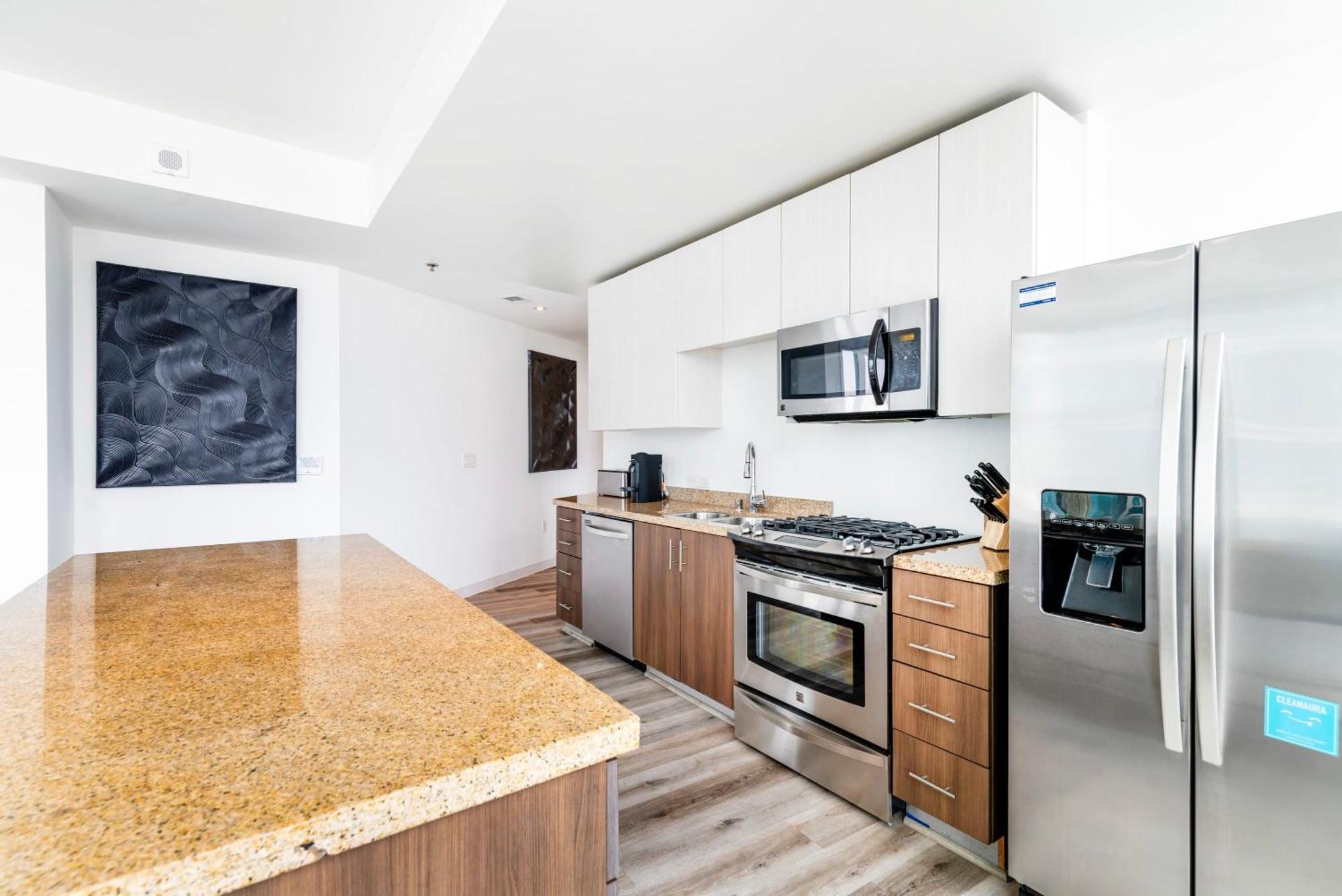 2br Luxury Highrise Retreat Vt * Los Angeles
