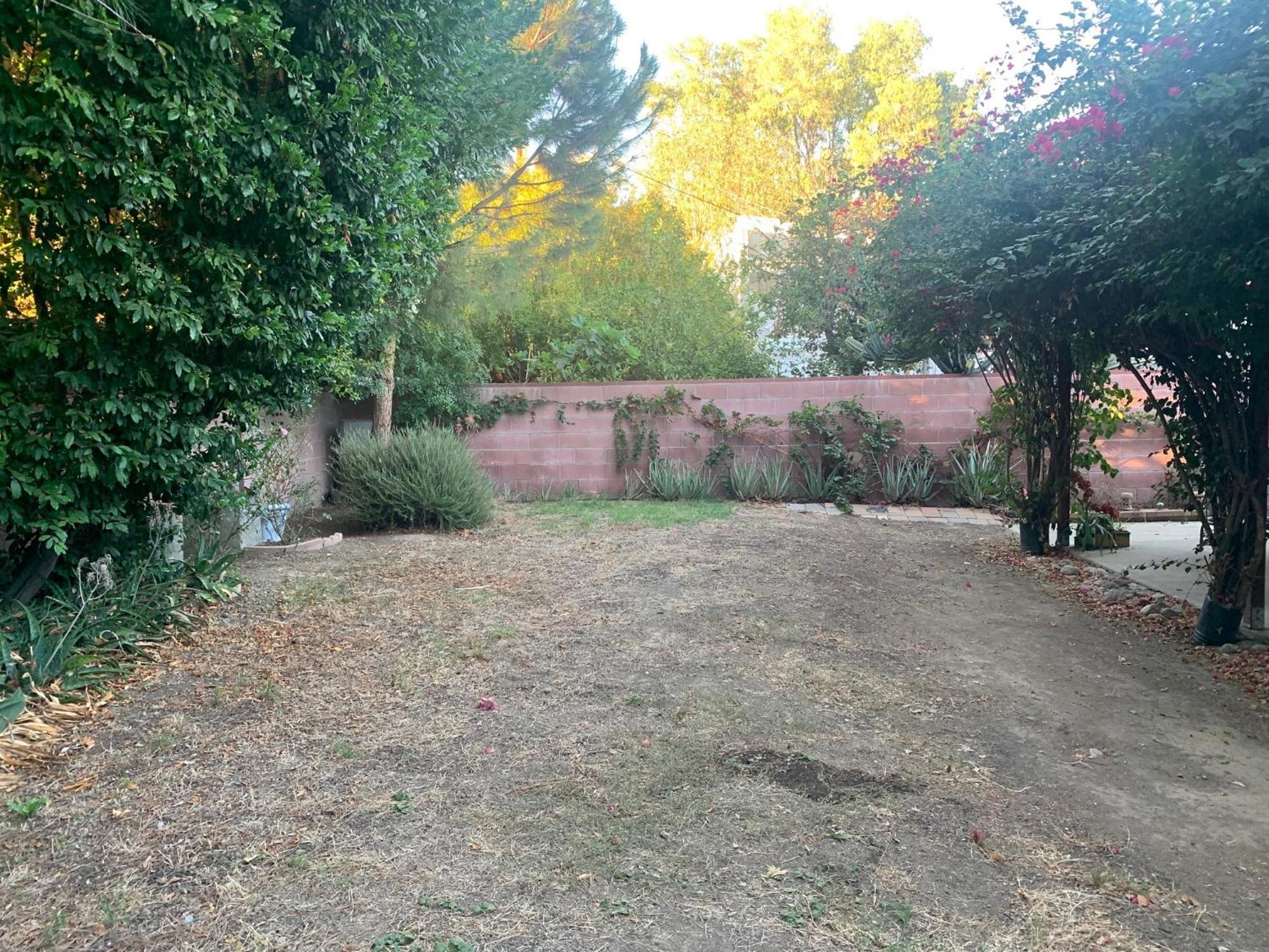 Guest house Art At 8509 Fullbright Avenue, Winnetka, Ca, 91306 *