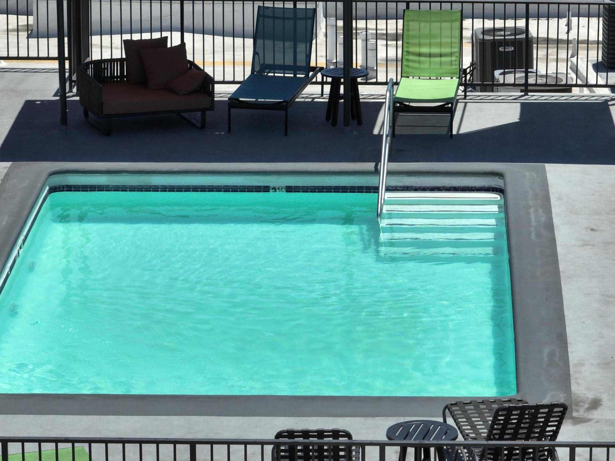 Exceptional 2 Bedroom In Heart Of Hollywood 201 Apartment