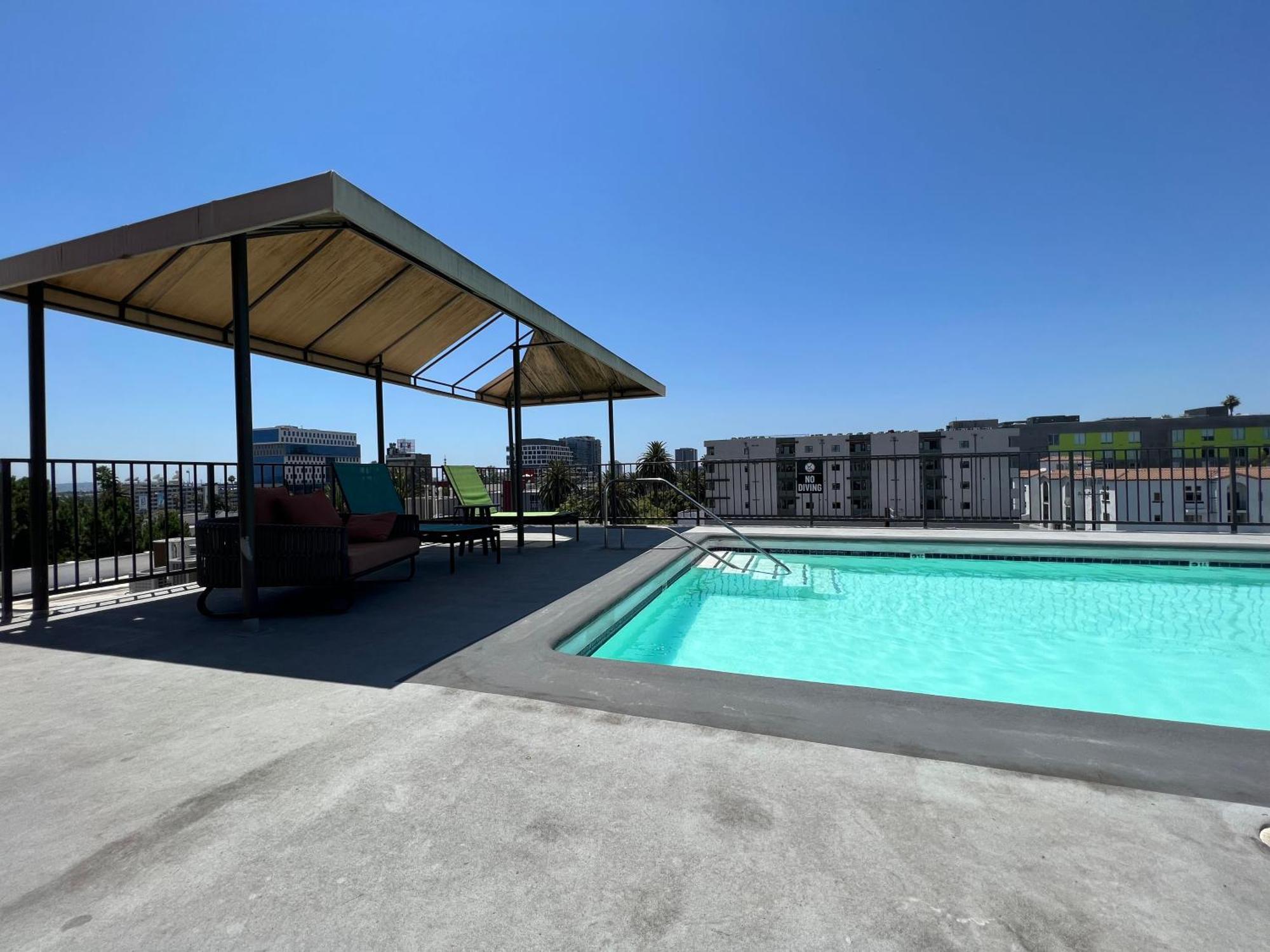 Exceptional 2 Bedroom In Heart Of Hollywood 201