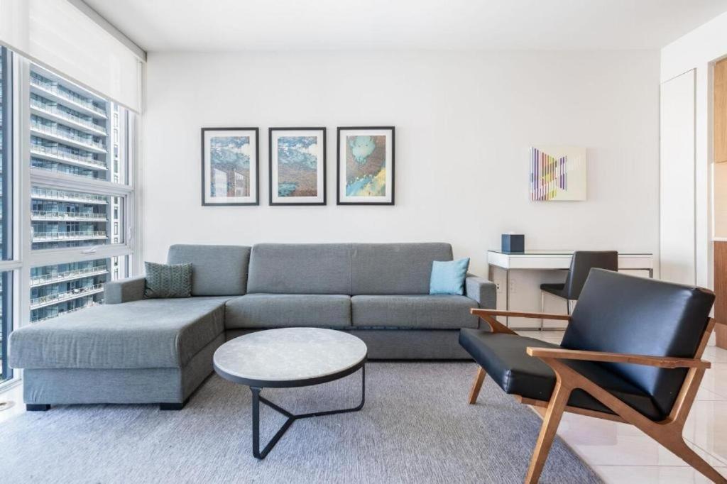 2 Bed 2 Bath Contemporary High Rise Dtla Living * Los Angeles