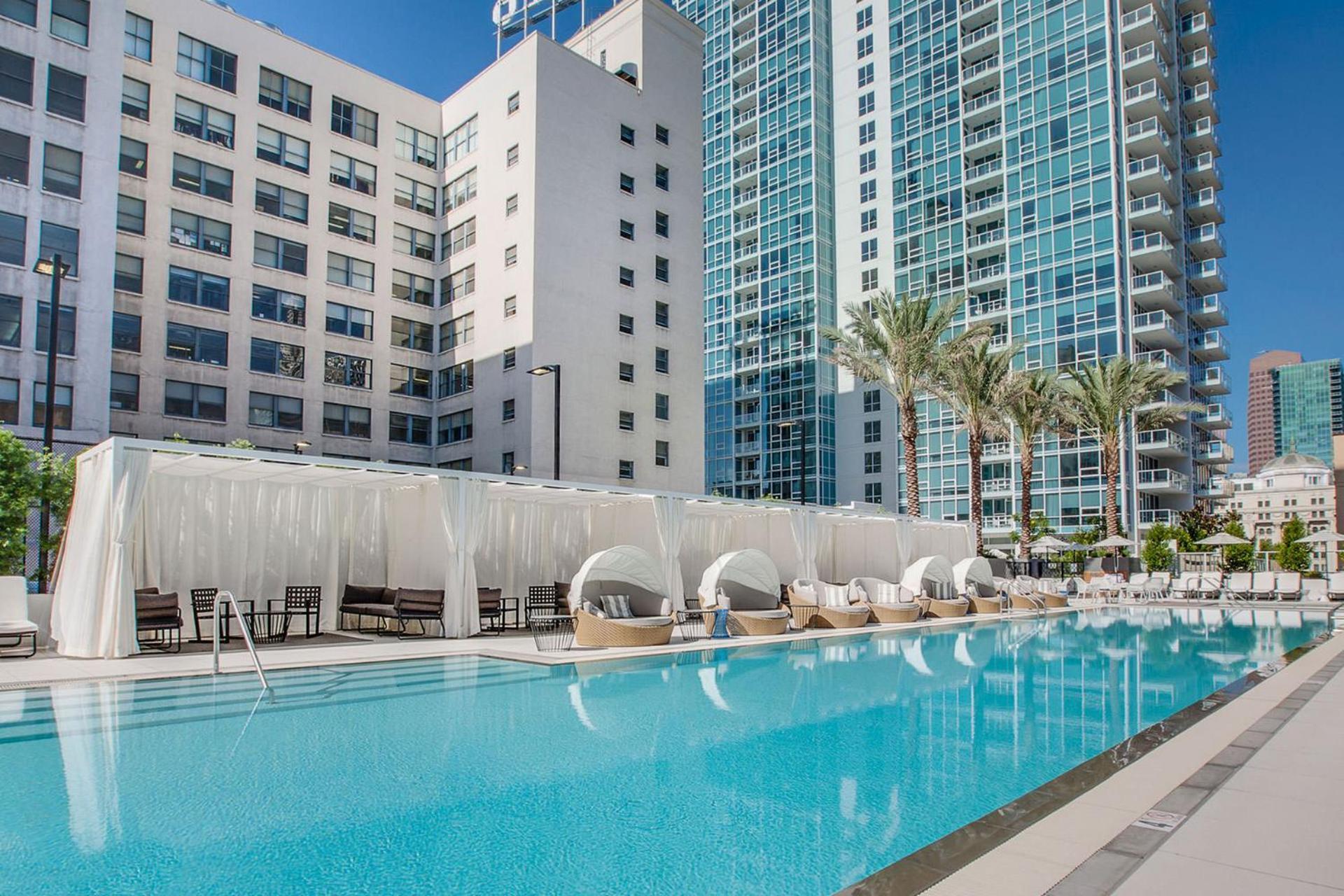 2 Bed 2 Bath Contemporary High Rise Dtla Living * Los Angeles