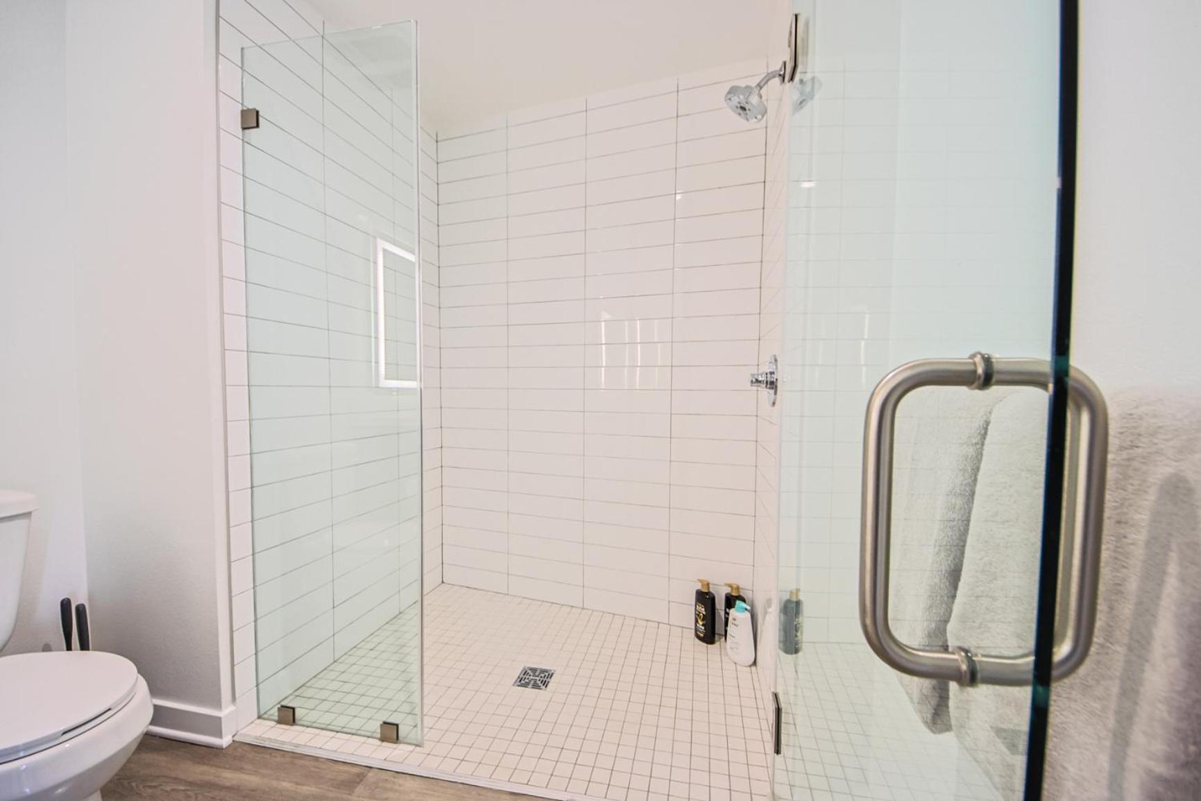 Charming Urban Oasis 2br 1bath Apartment