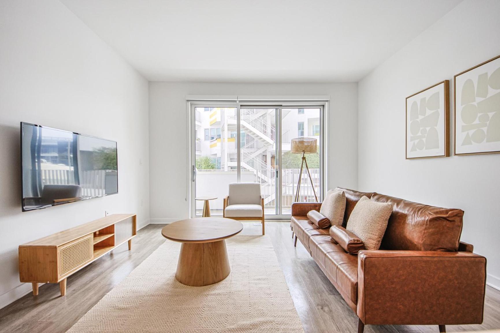 Charming Urban Oasis 2br 1bath *
