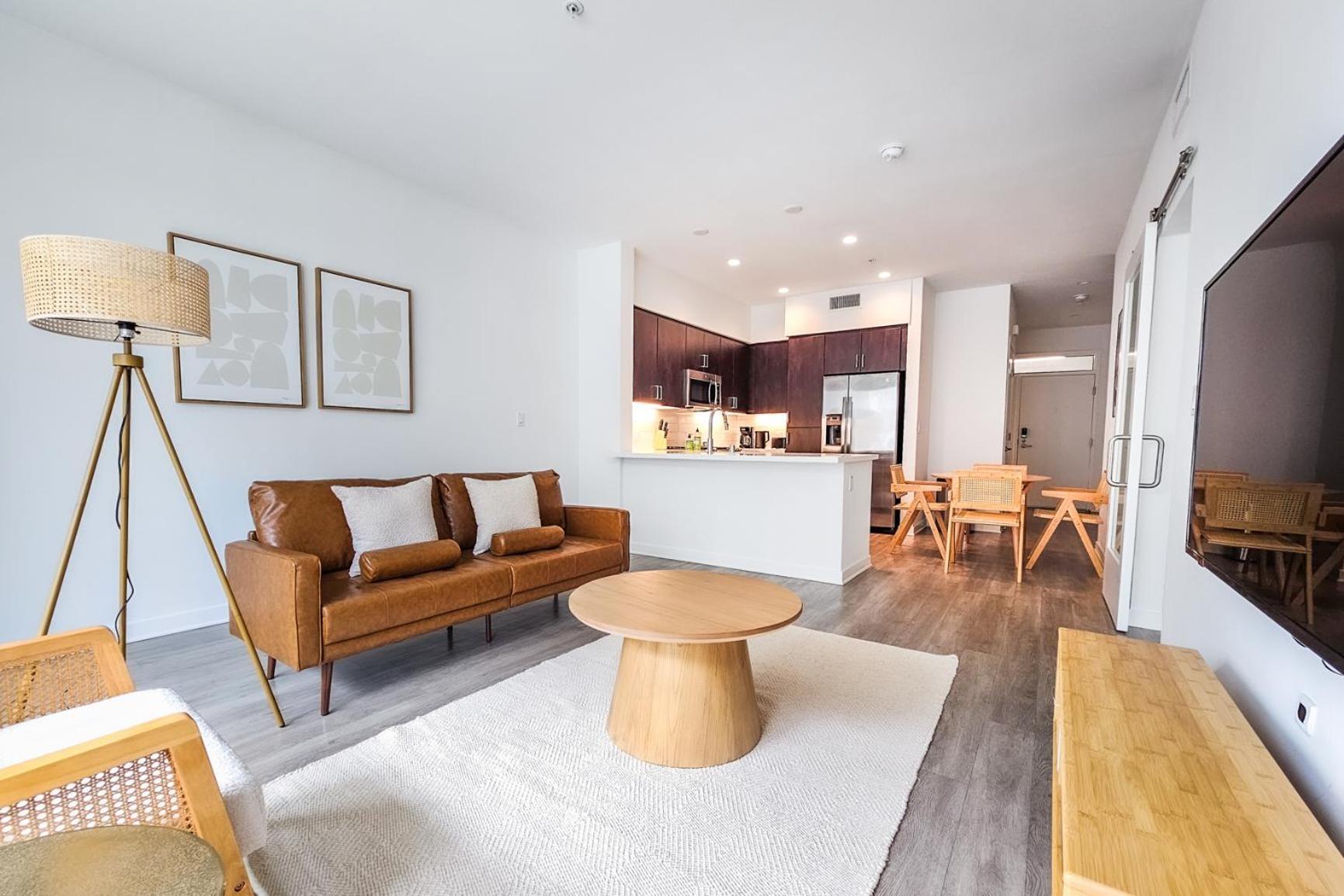 Charming Urban Oasis 2br 1bath Apartment *
