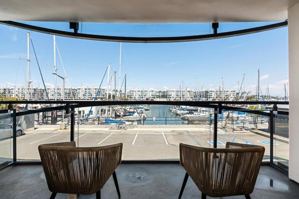 Apartment Stunning Marina Boat Views Peaceful Pool