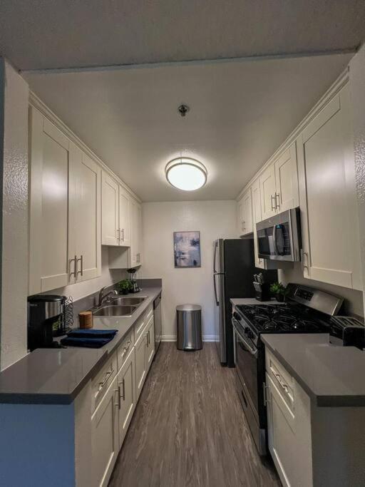 Exceptional 2 Bedroom In Heart Of Hollywood 201 Apartment *