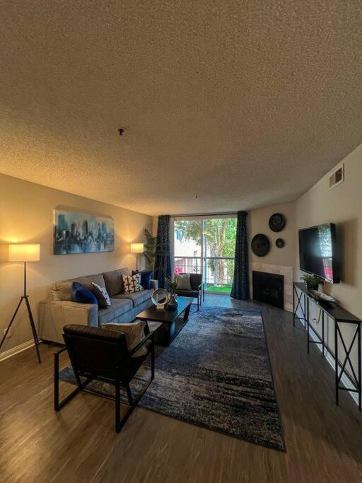 Exceptional 2 Bedroom In Heart Of Hollywood 201 *