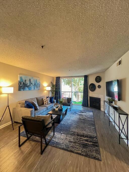 Exceptional 2 Bedroom In Heart Of Hollywood 201 *