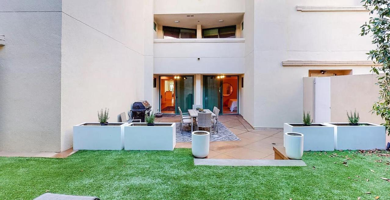 Stunning 2 Bedroom 3 Bathroom Unit Witm Amazing Views Apartment Los Angeles