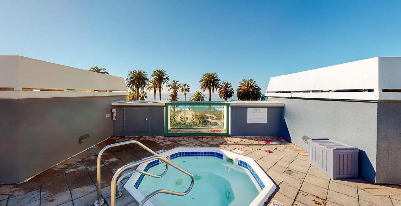 Stunning 2 Bedroom 3 Bathroom Unit Witm Amazing Views Apartment *