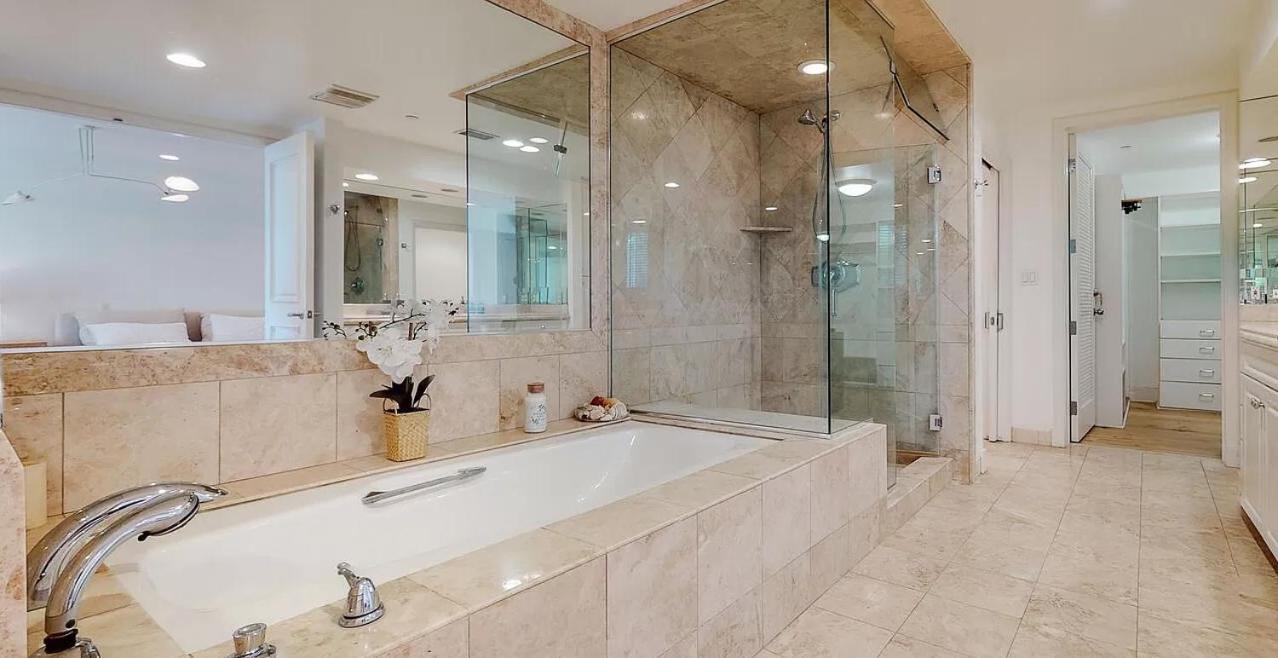 Stunning 2 Bedroom 3 Bathroom Unit Witm Amazing Views * Los Angeles