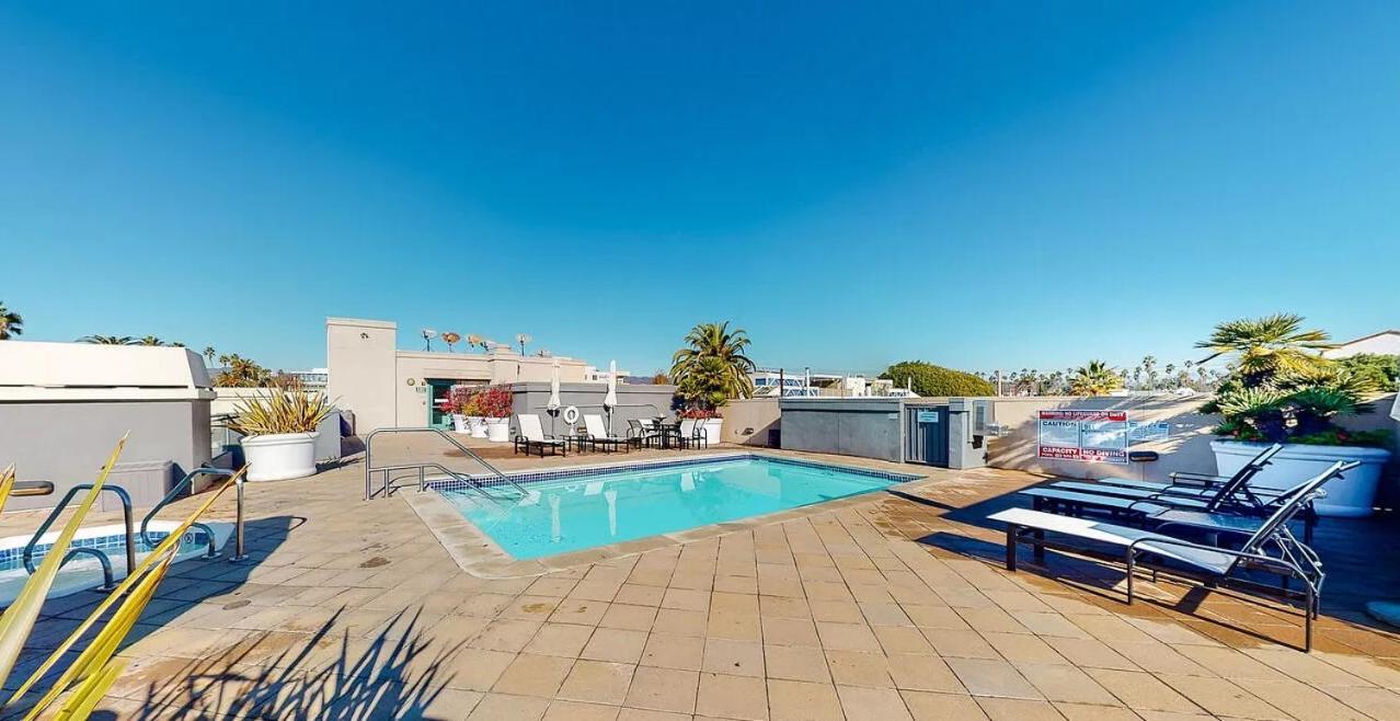Stunning 2 Bedroom 3 Bathroom Unit Witm Amazing Views Apartment *