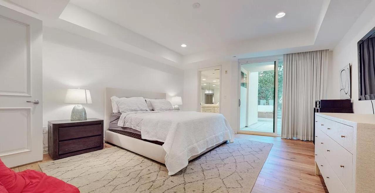 Stunning 2 Bedroom 3 Bathroom Unit Witm Amazing Views Apartment Los Angeles