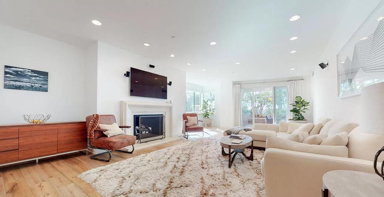 Stunning 2 Bedroom 3 Bathroom Unit Witm Amazing Views