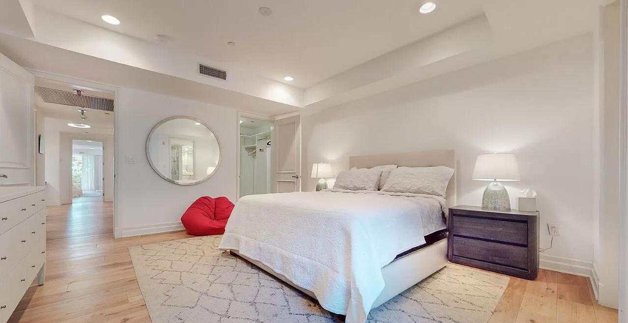 Stunning 2 Bedroom 3 Bathroom Unit Witm Amazing Views Apartment