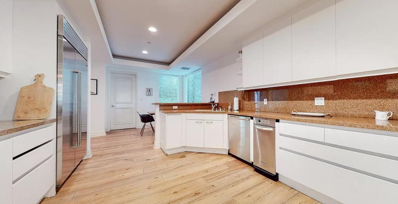 Stunning 2 Bedroom 3 Bathroom Unit Witm Amazing Views *
