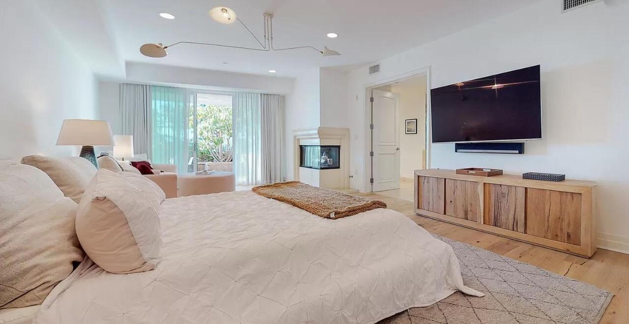 Apartment Stunning 2 Bedroom 3 Bathroom Unit Witm Amazing Views