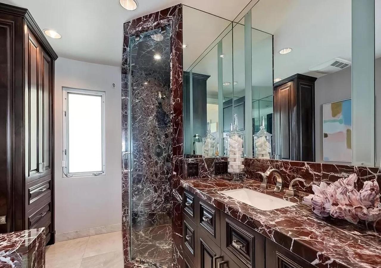 Exceptional 3 Bedrooms On The Beach Penthouse