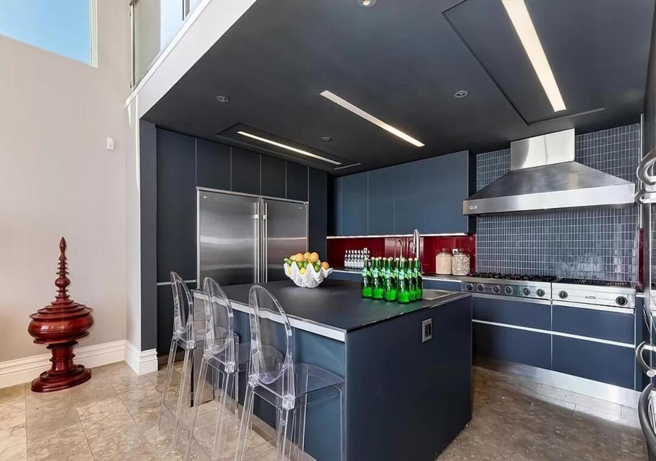Exceptional 3 Bedrooms On The Beach Penthouse Los Angeles