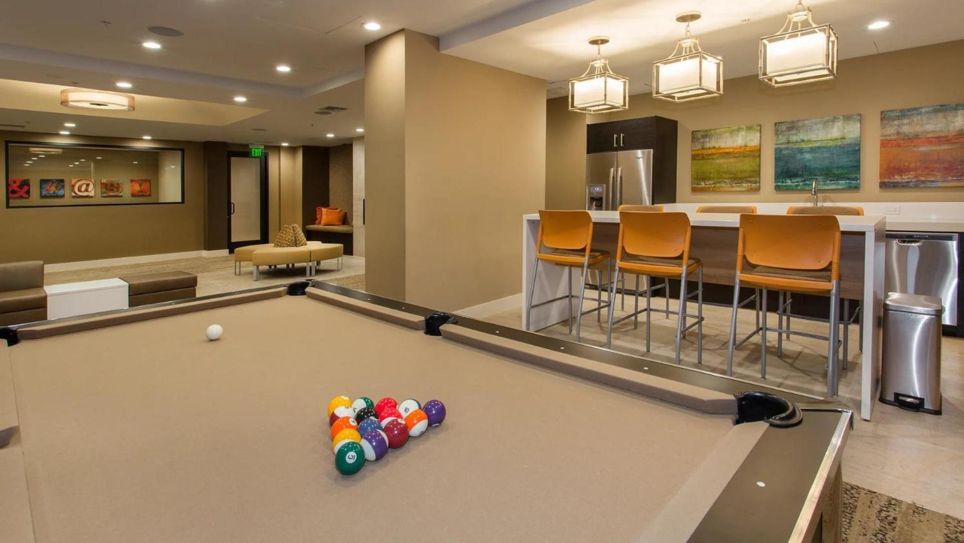 Lala House -1br With Free Parking, Pool, Laundry Los Angeles