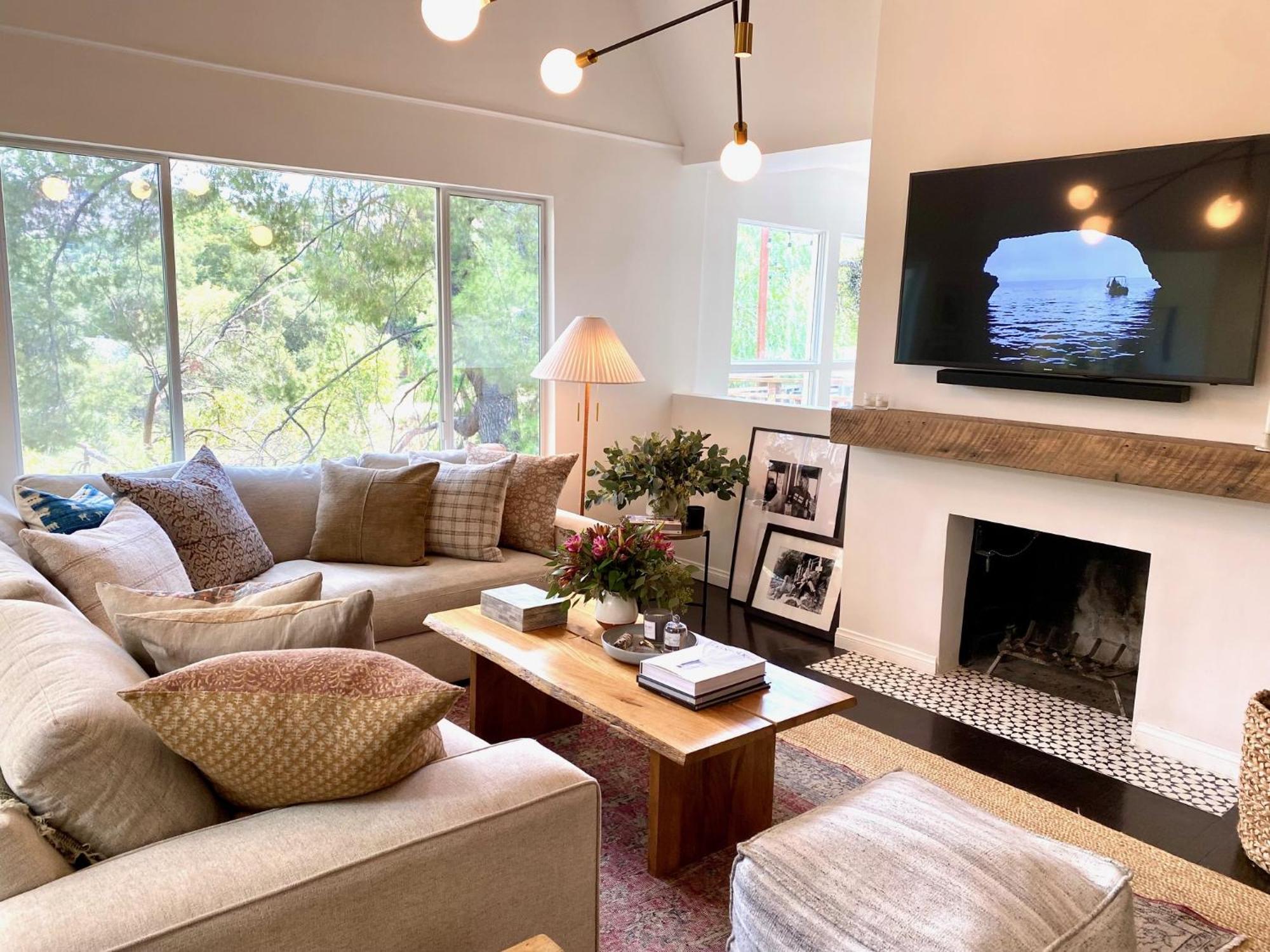 Zen Treehouse Retreat-great Views & Peaceful Decks Los Angeles