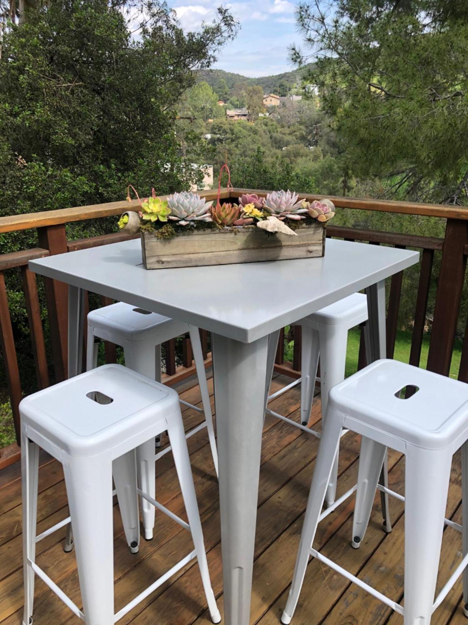 Zen Treehouse Retreat-great Views & Peaceful Decks Holiday home