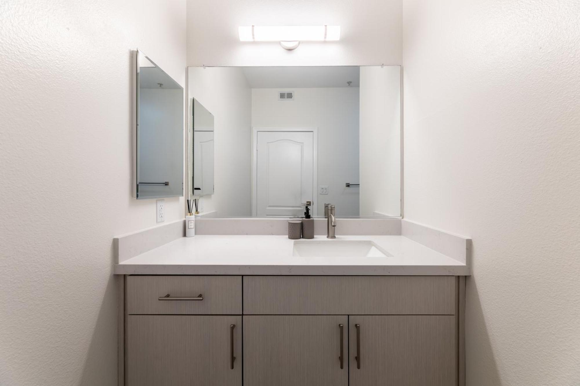 Cozy 2bd Retreat In Marinadelrey!free Parking&pool * Los Angeles