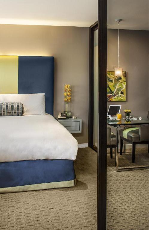 Sunset Marquis & Hotel 4*