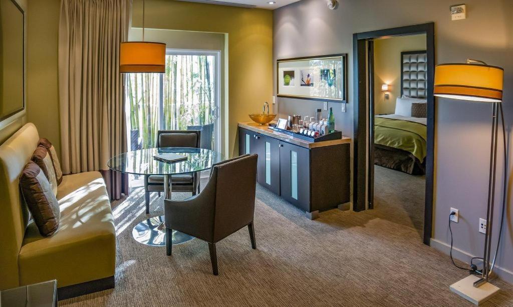 Sunset Marquis & Hotel 4*