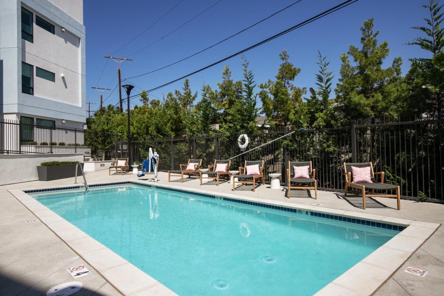 Westchester 1br W Gym Pool Rooftop Nr Lax Lax-167 Los Angeles