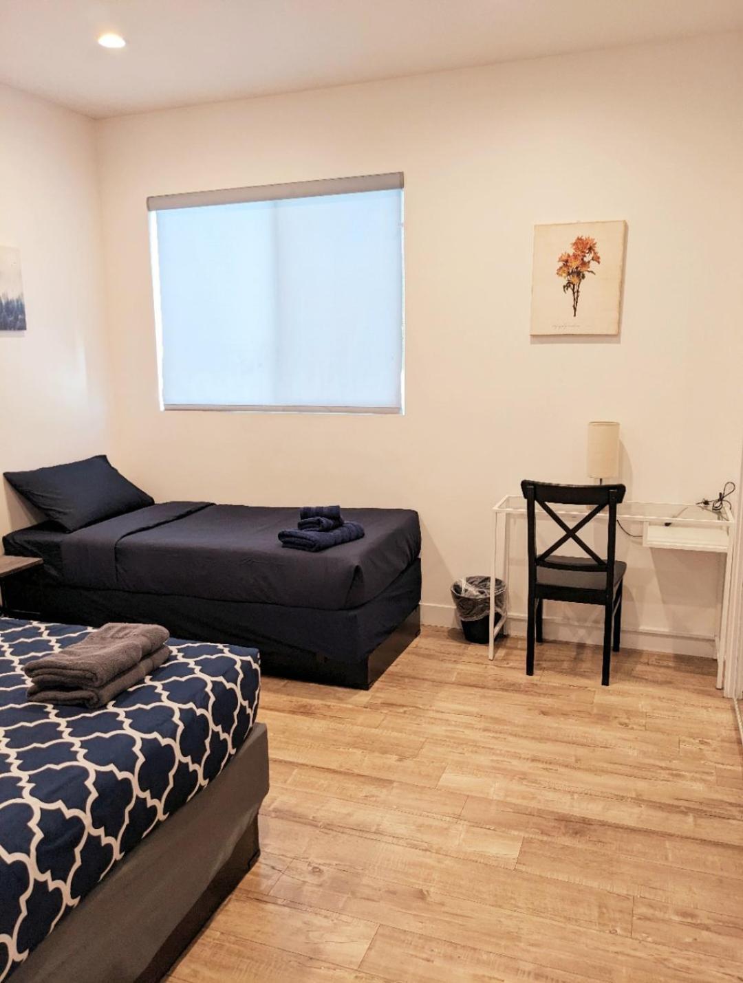 4br/4br Modern House At Mid-city *