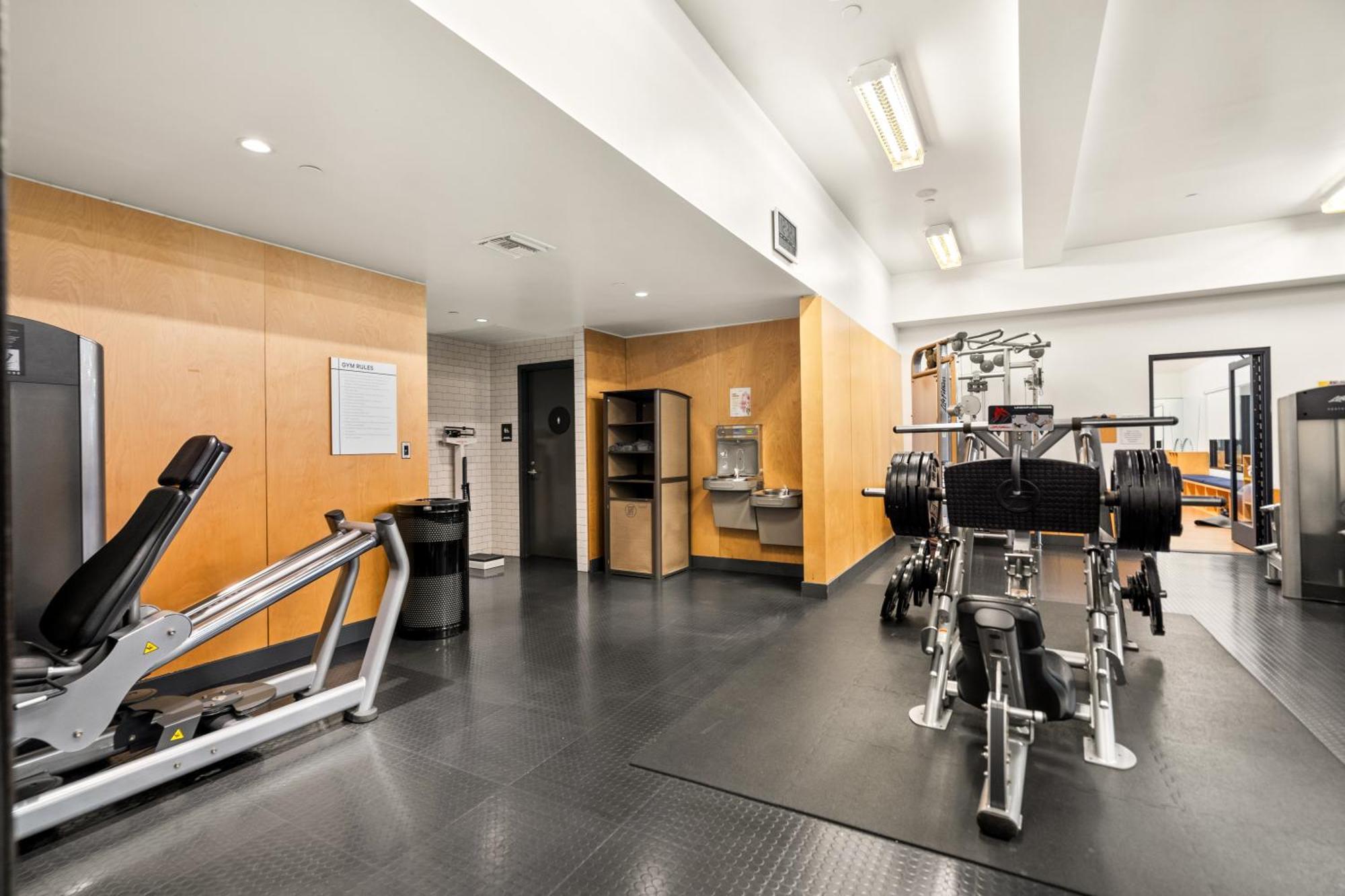 Hollywood Walk Of Fame With Parking And Gym Apartment *