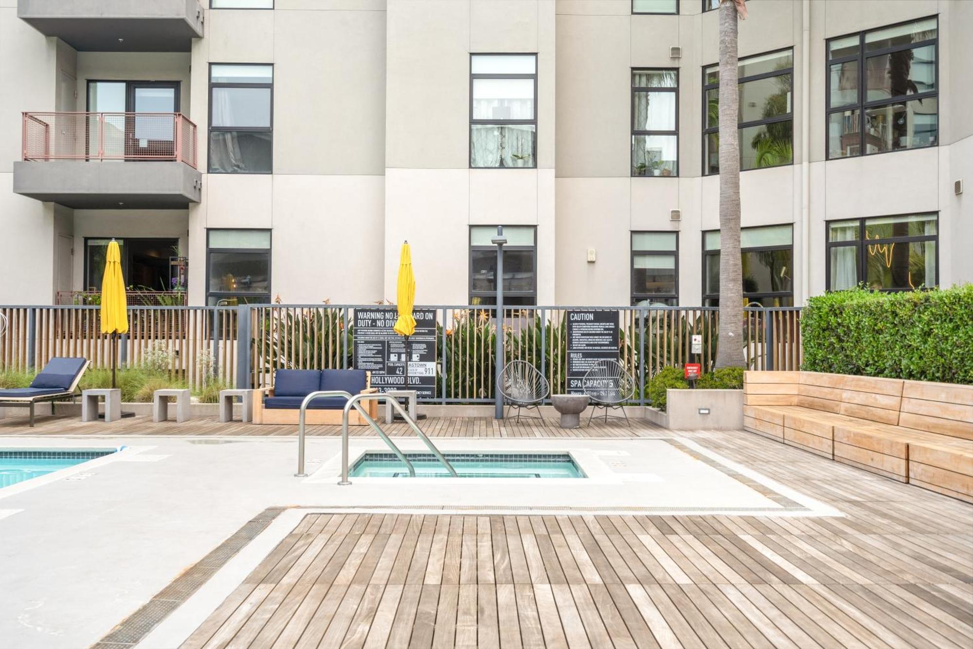 Apartment Hollywood Walk Of Fame With Parking And Gym