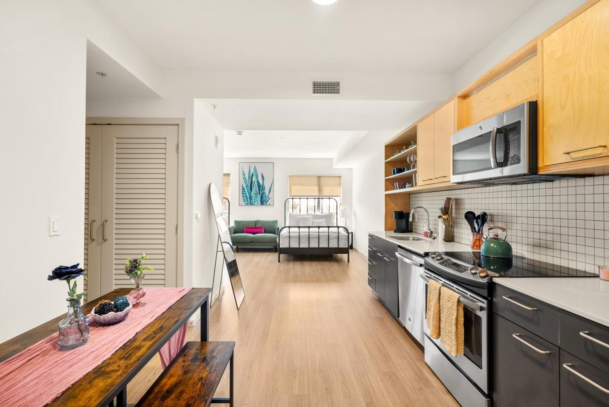 Hollywood Walk Of Fame With Parking And Gym Apartment *