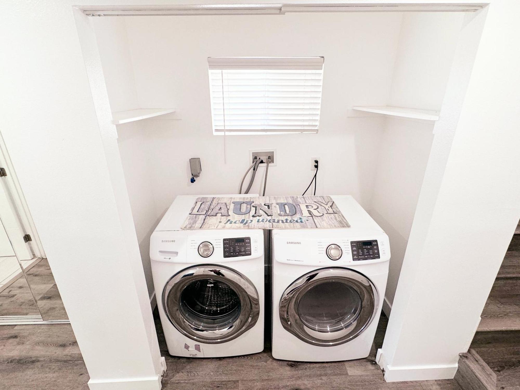 Cozy 3 Bedroom Townhouse With Balcony