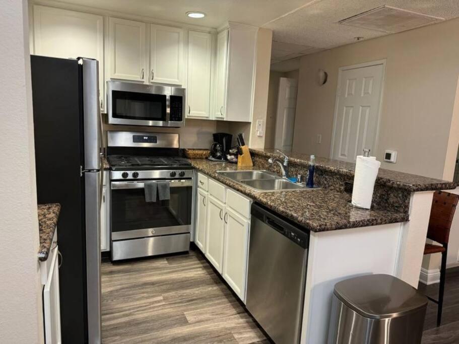 Travel Haven At Miracle Mile- 110 Apartment