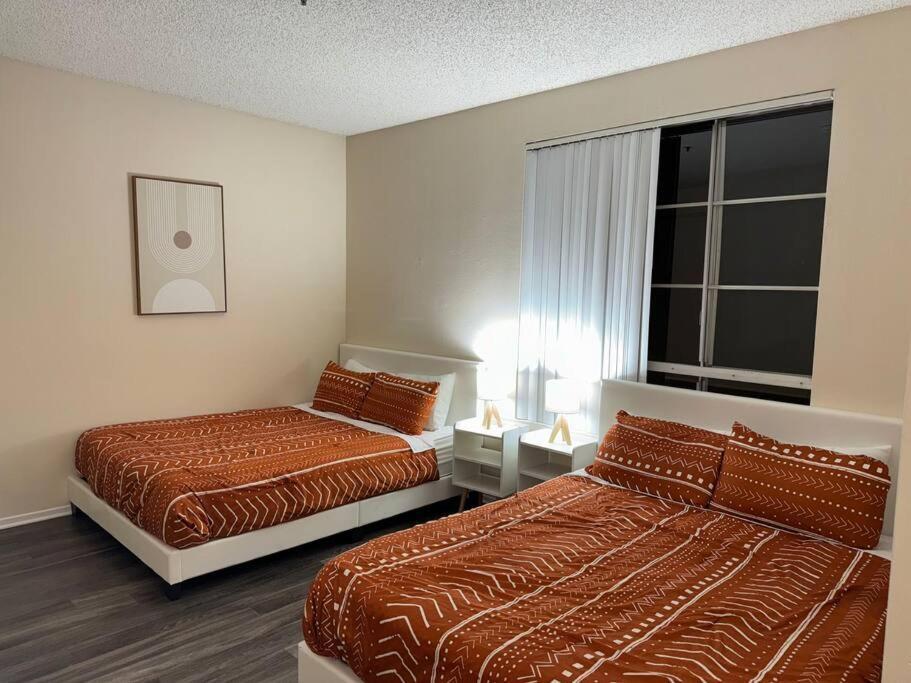 Travel Haven At Miracle Mile- 110 Apartment *