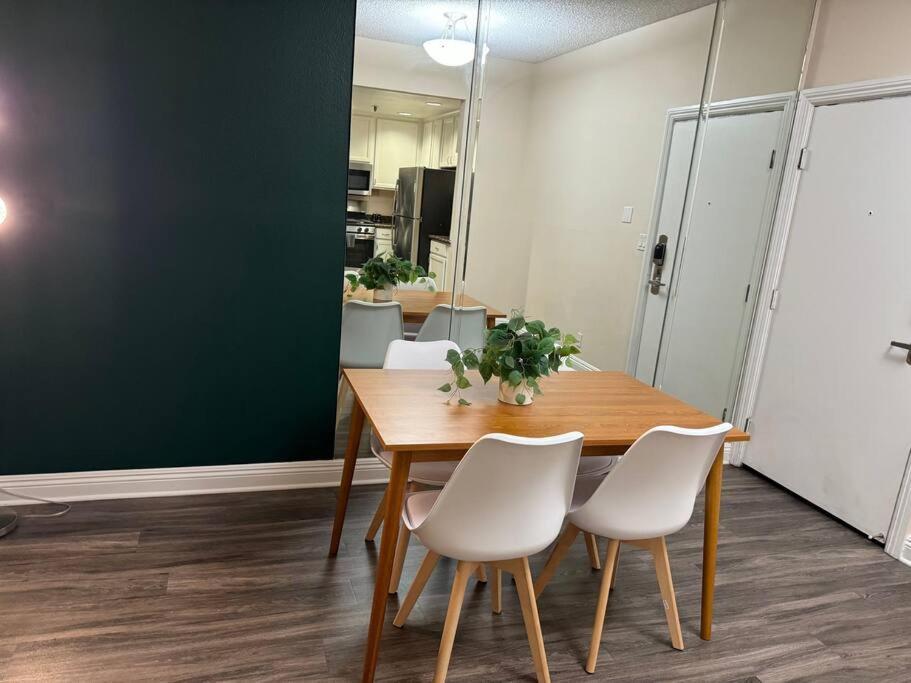 Apartment Travel Haven At Miracle Mile- 110 *